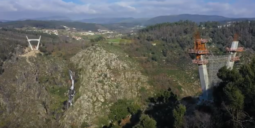 The largest suspension pedestrian bridge in the world is in Portugal 516 meters long
