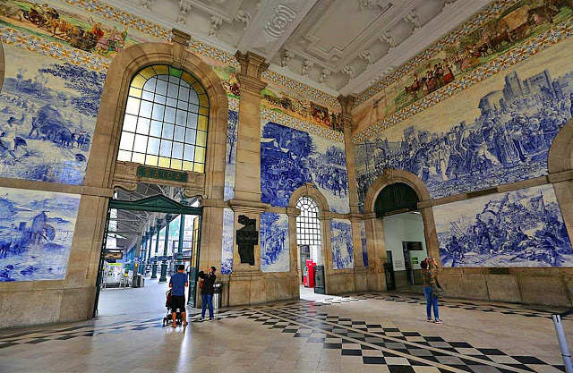 So Bento Station: one of the most beautiful in the world