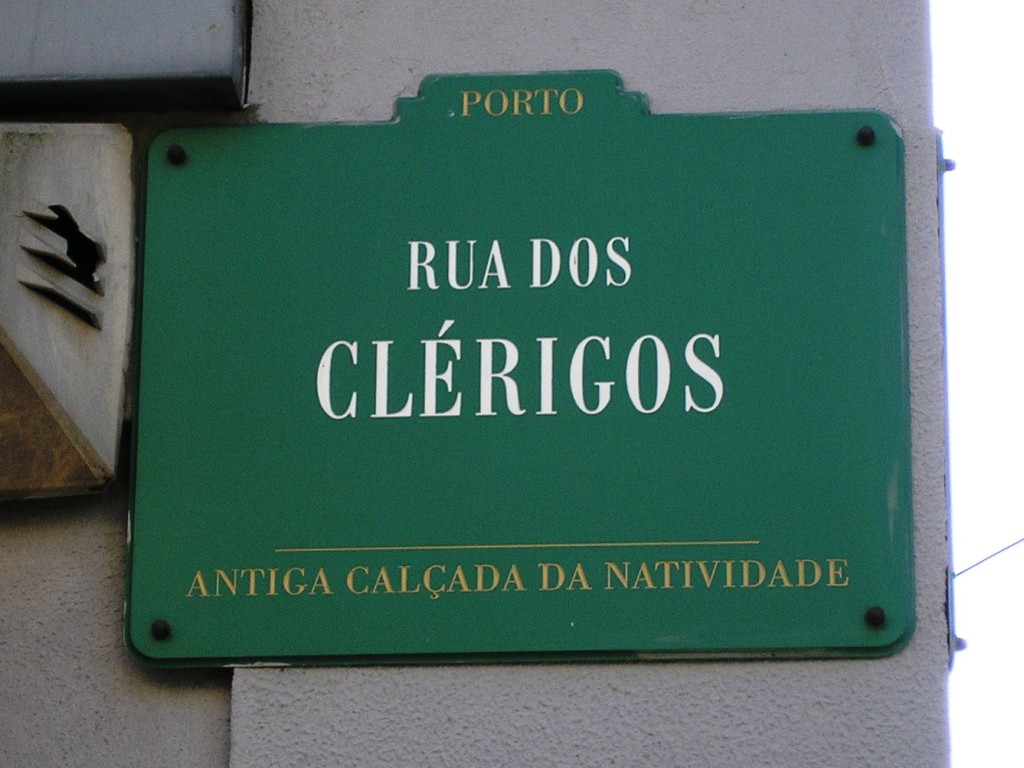 To go to Porto you have to visit Rua dos Caldeireiros Portugal